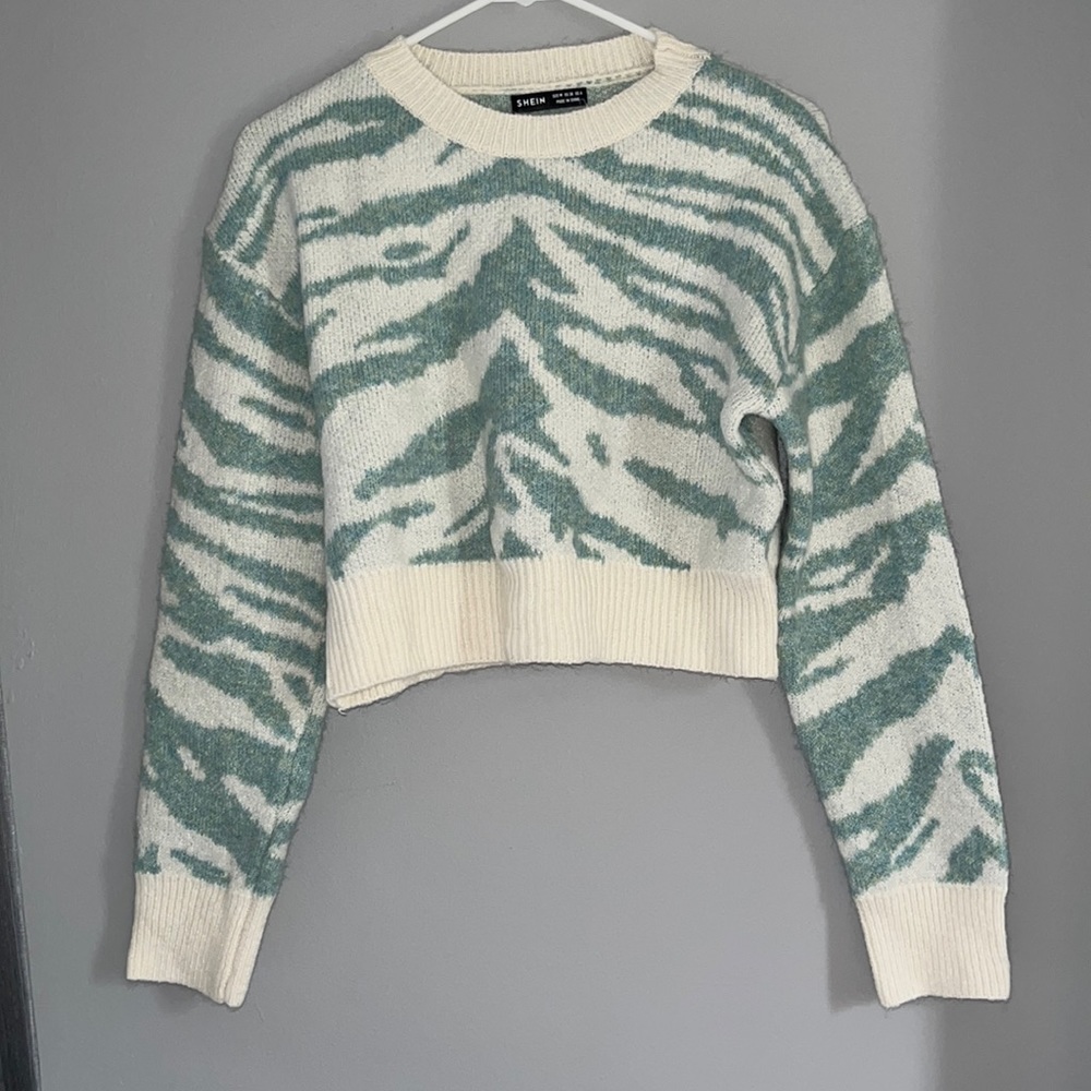 NWOT shein cropped sweater